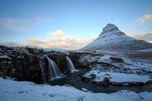 Imagen 3 NP Cometeelmundo - Kirkjufell, la montaña más famosa de Islandia_low