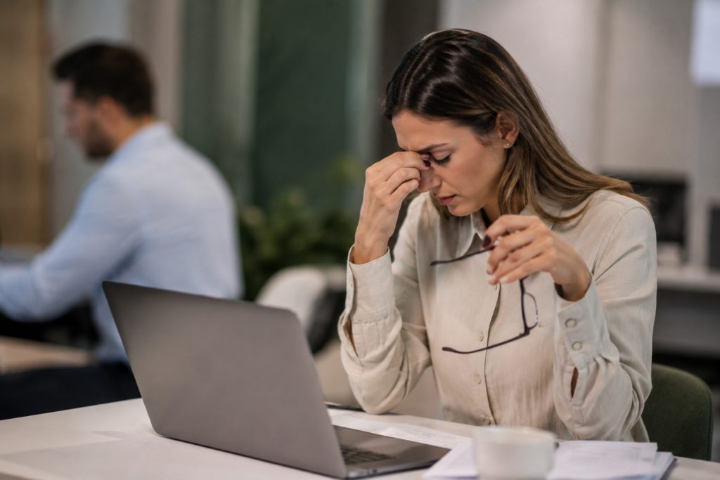 La salud mental desbanca a las lesiones físicas como principal motivo de atención sanitaria en las empresas